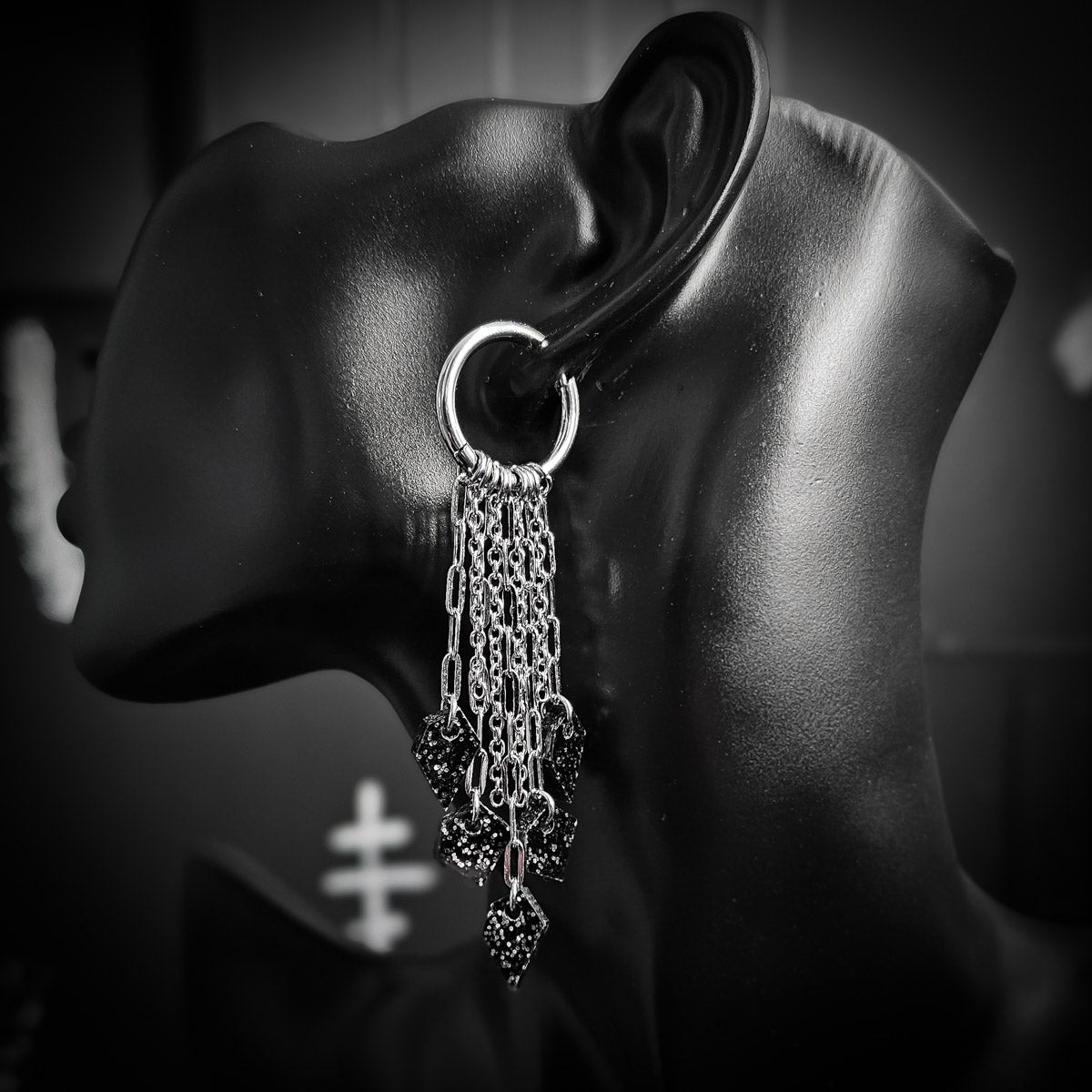 MURSKA Chain drop black glitter korvakorut