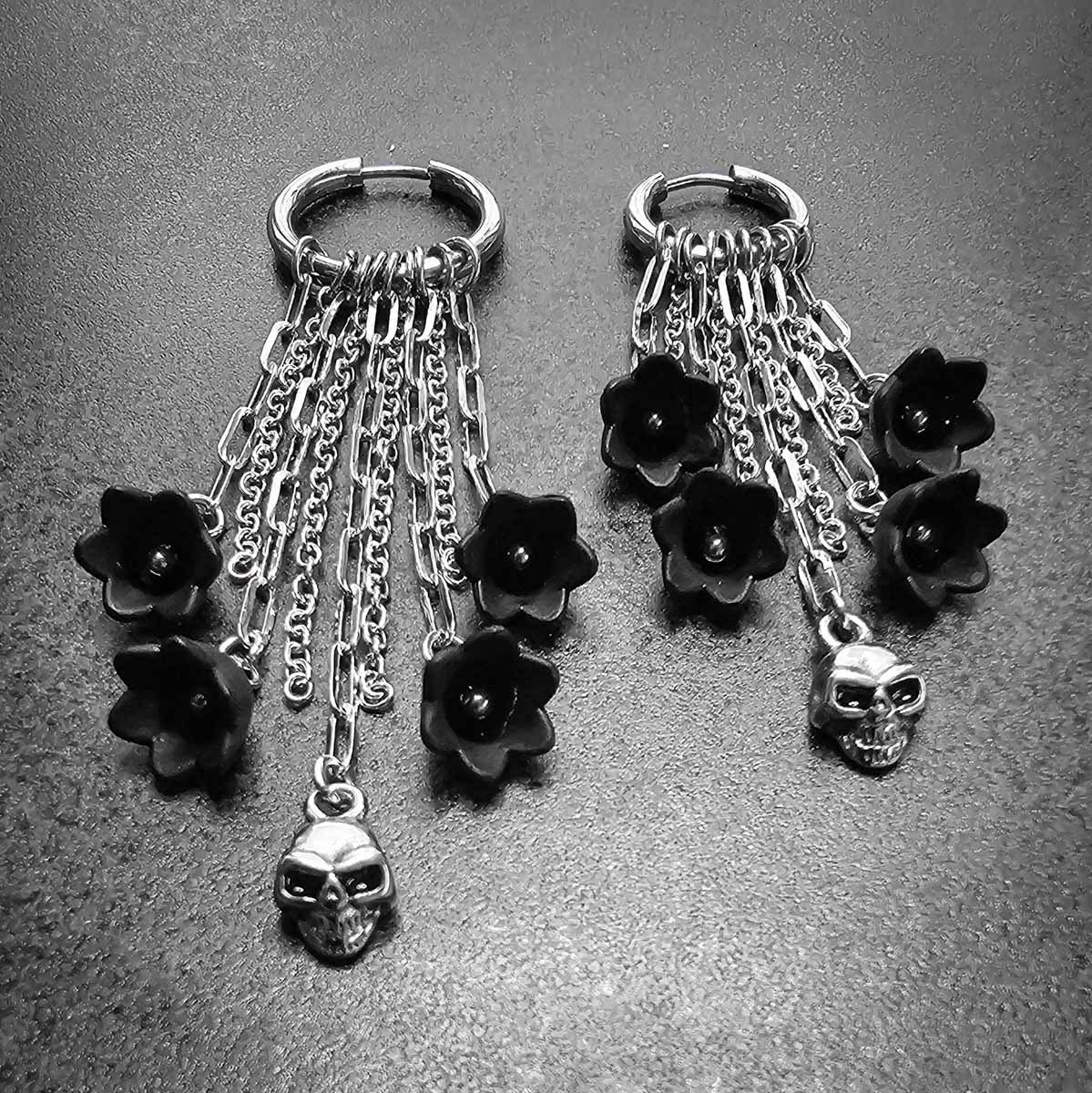 Dark Flowers Chain drop korvakorut