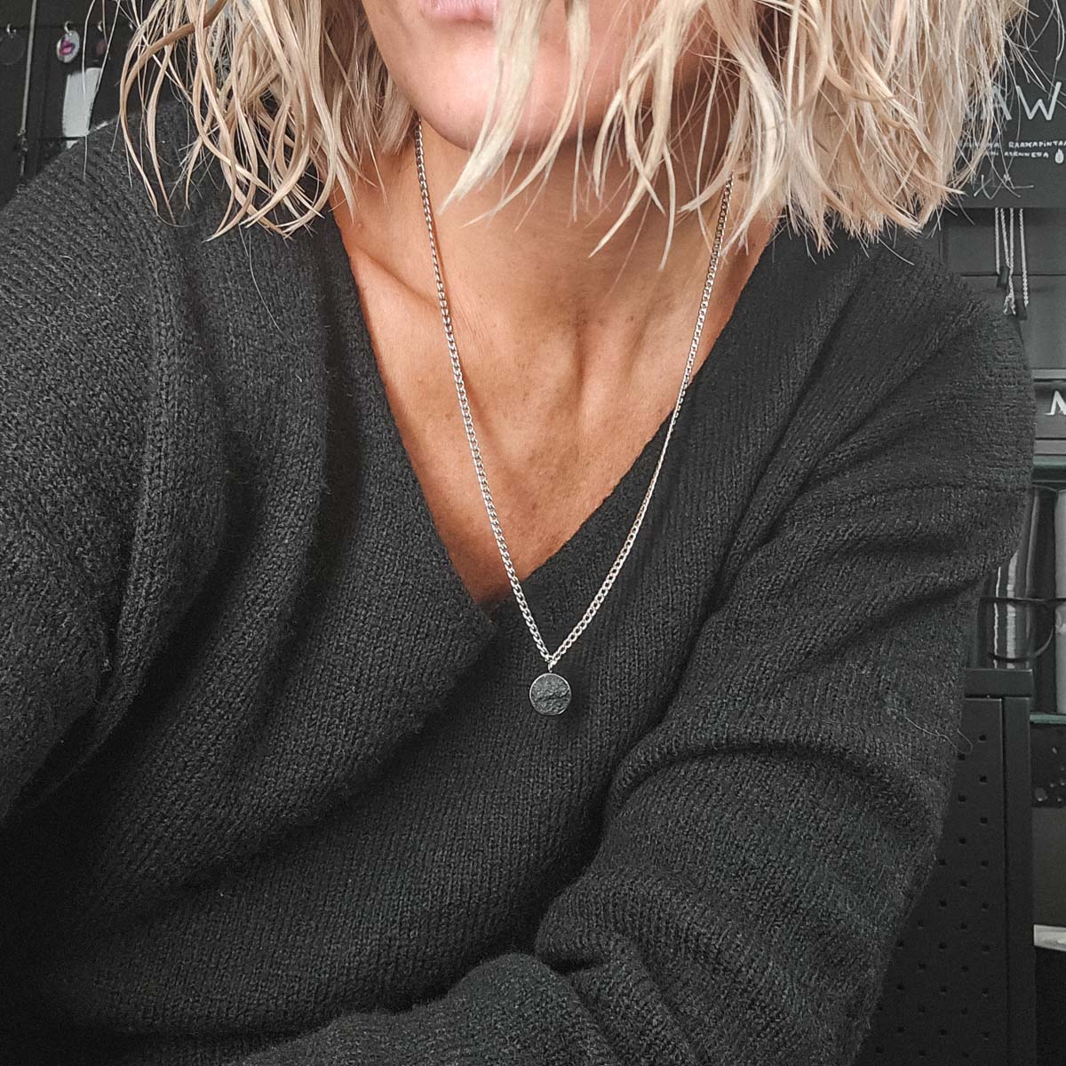 RAW13 amuletti kaulakoru