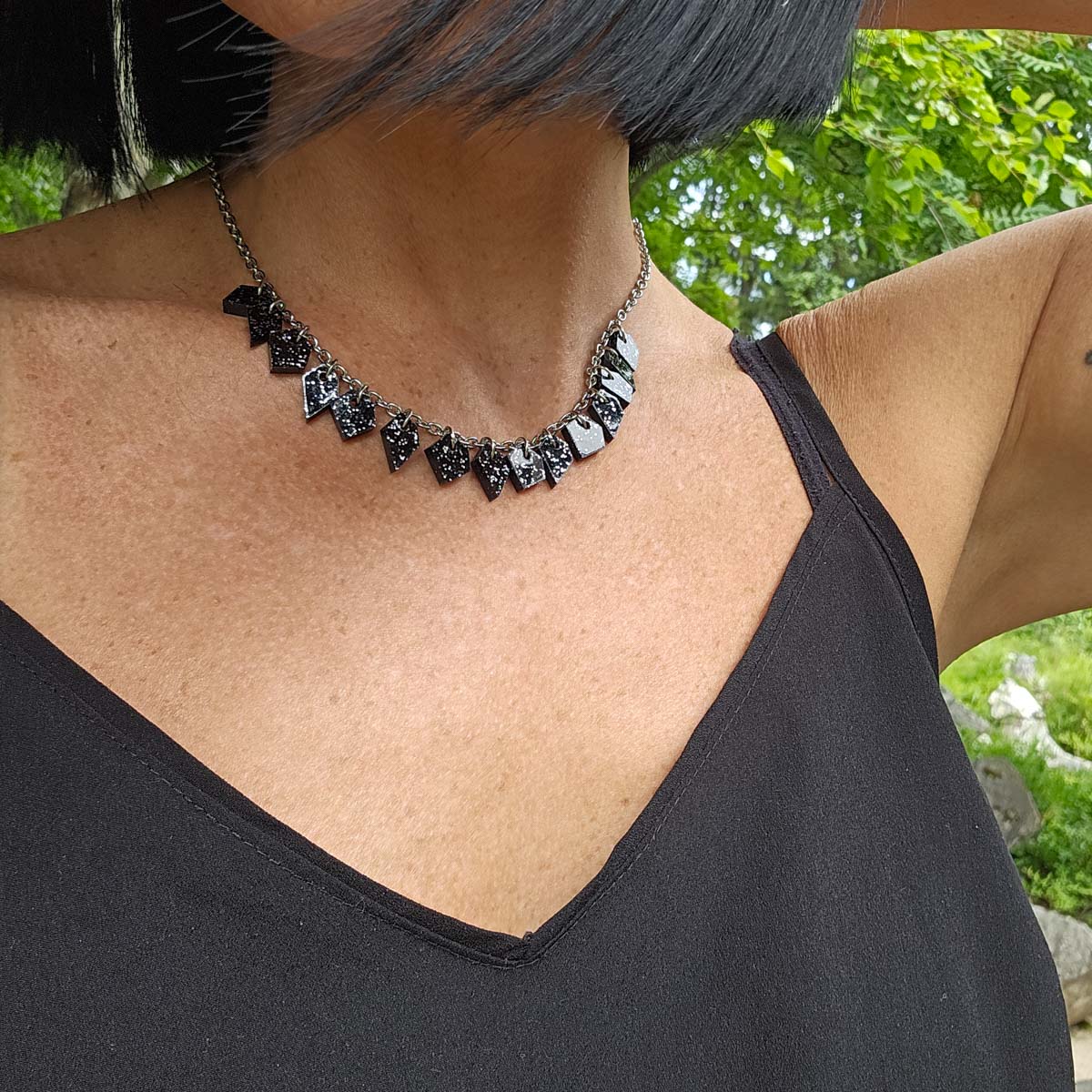 MURSKA black glitter kaulakoru