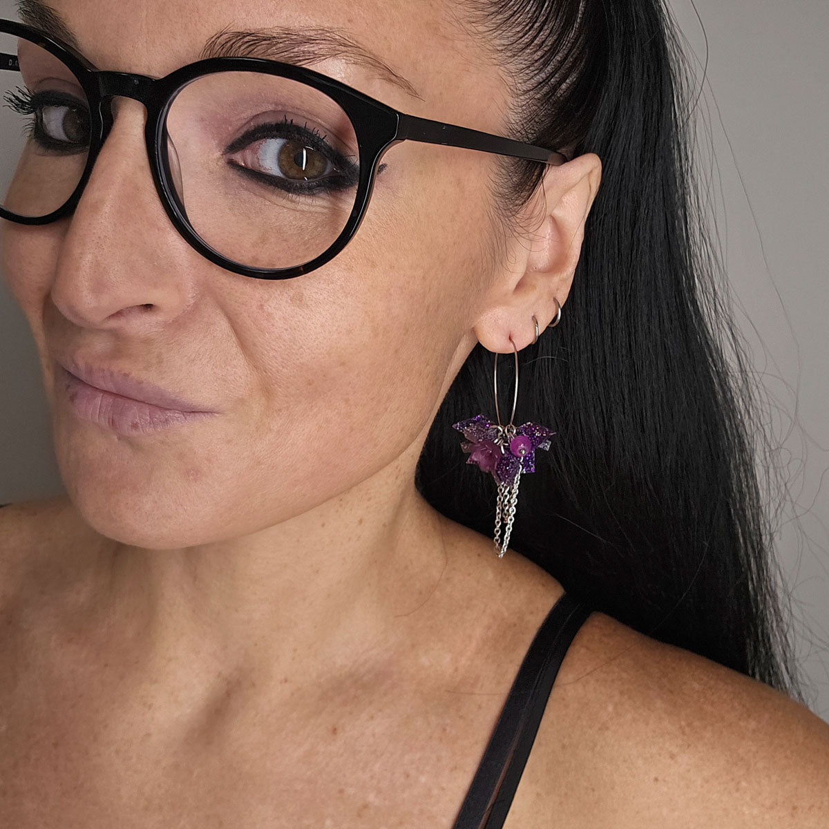 MURSKA flowers violet glitter korvakorut